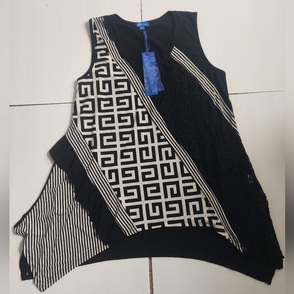 NWT Aster Patchwork Asymmetric sharkbite Black & White striped Geometric Top_Med